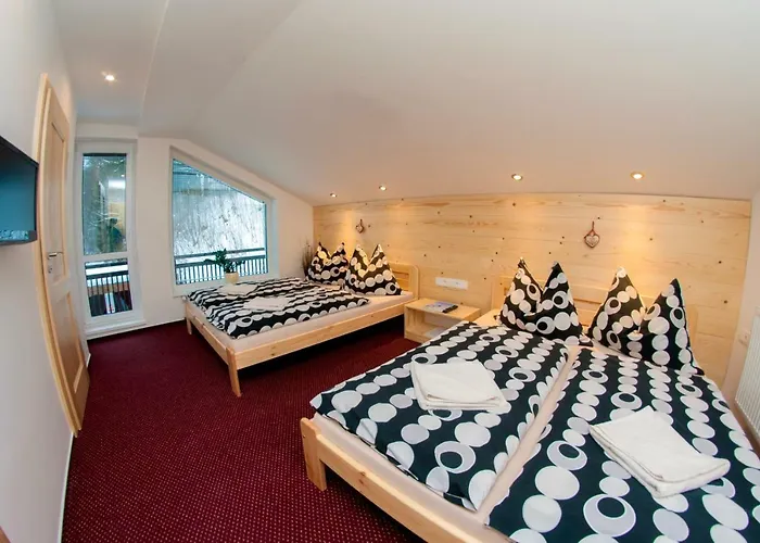 Riverside Pensionat 3*